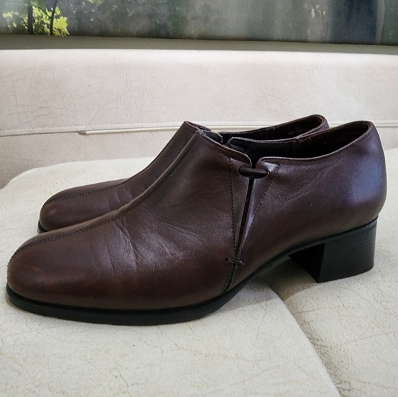 NWT.Murano Chukka Boots.brown leather loafers with a block heel, - Picture 2 of 9